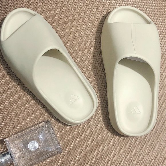 Slide Pure slides size 11